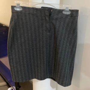 Gray wool pencil skirt - mini so it fits short